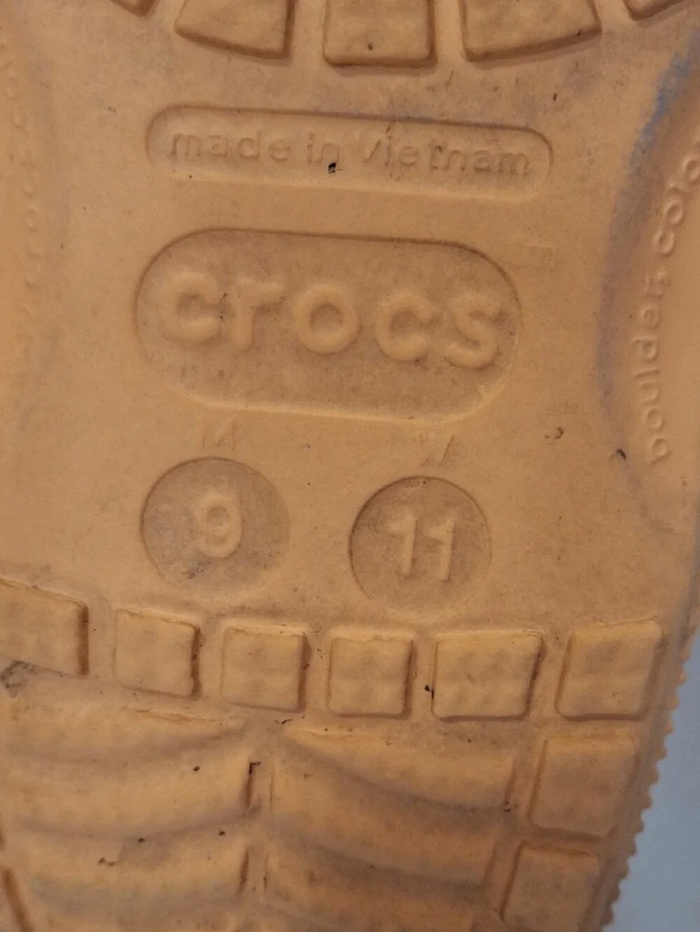 Mens/Womens CROCS Classic Clog in Bright Orange. Single Strap